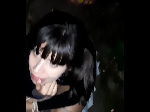 ❤️ रस्त्यावर कँडीच्या बदल्यात लिंग सुजले ️❌ mr.xxxner.ru वर